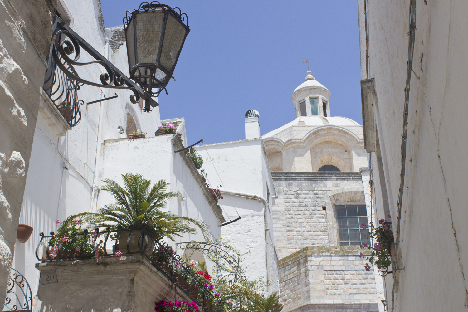 Locorotondo - Puglia Italie - www.paperboat.fr
