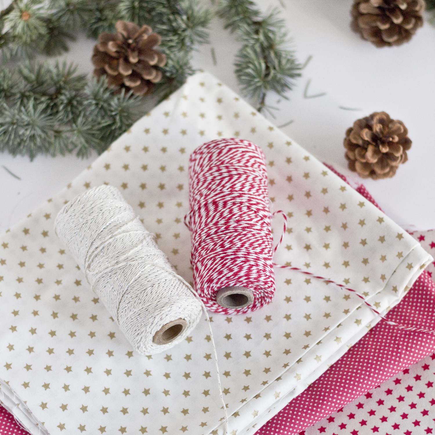 DIY Sapin en tissu - décoration de NOël - www.paperboat.fr