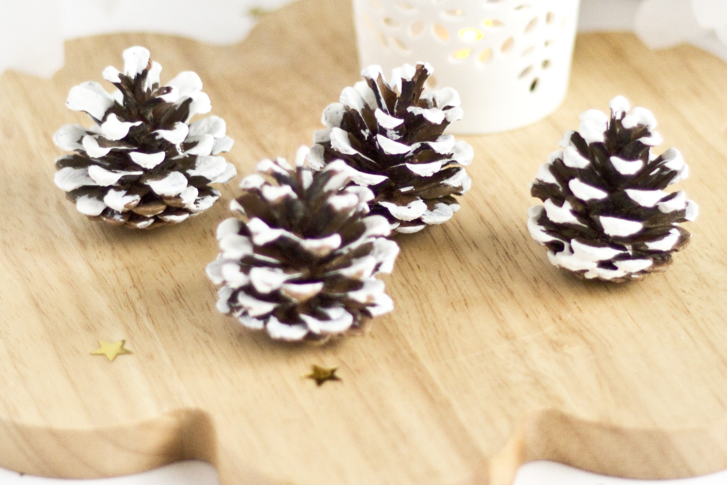 DIY pommes de pin - décorations de Noël - www.paperboat.fr