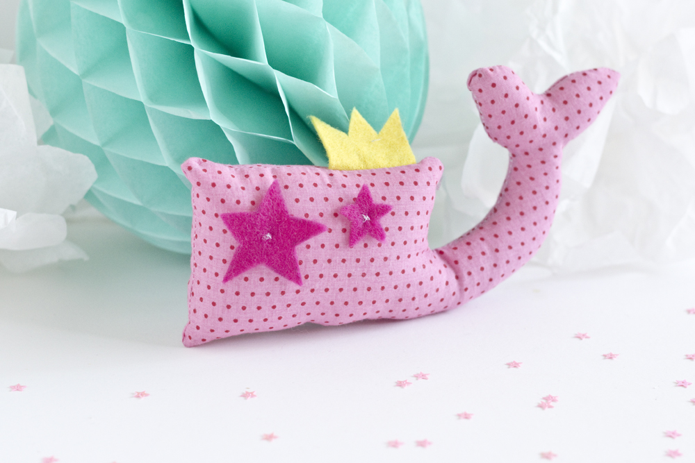 Baleine d'avril - paperboat.fr