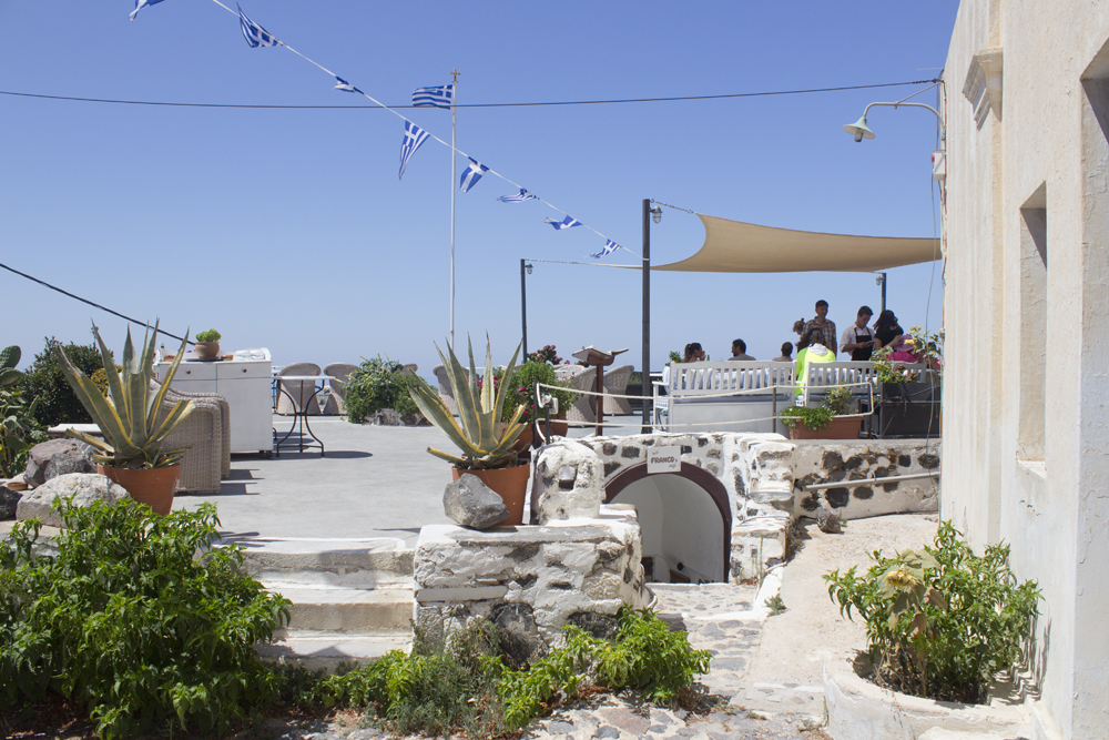 Pyrgos- Santorin - Paperboat.fr