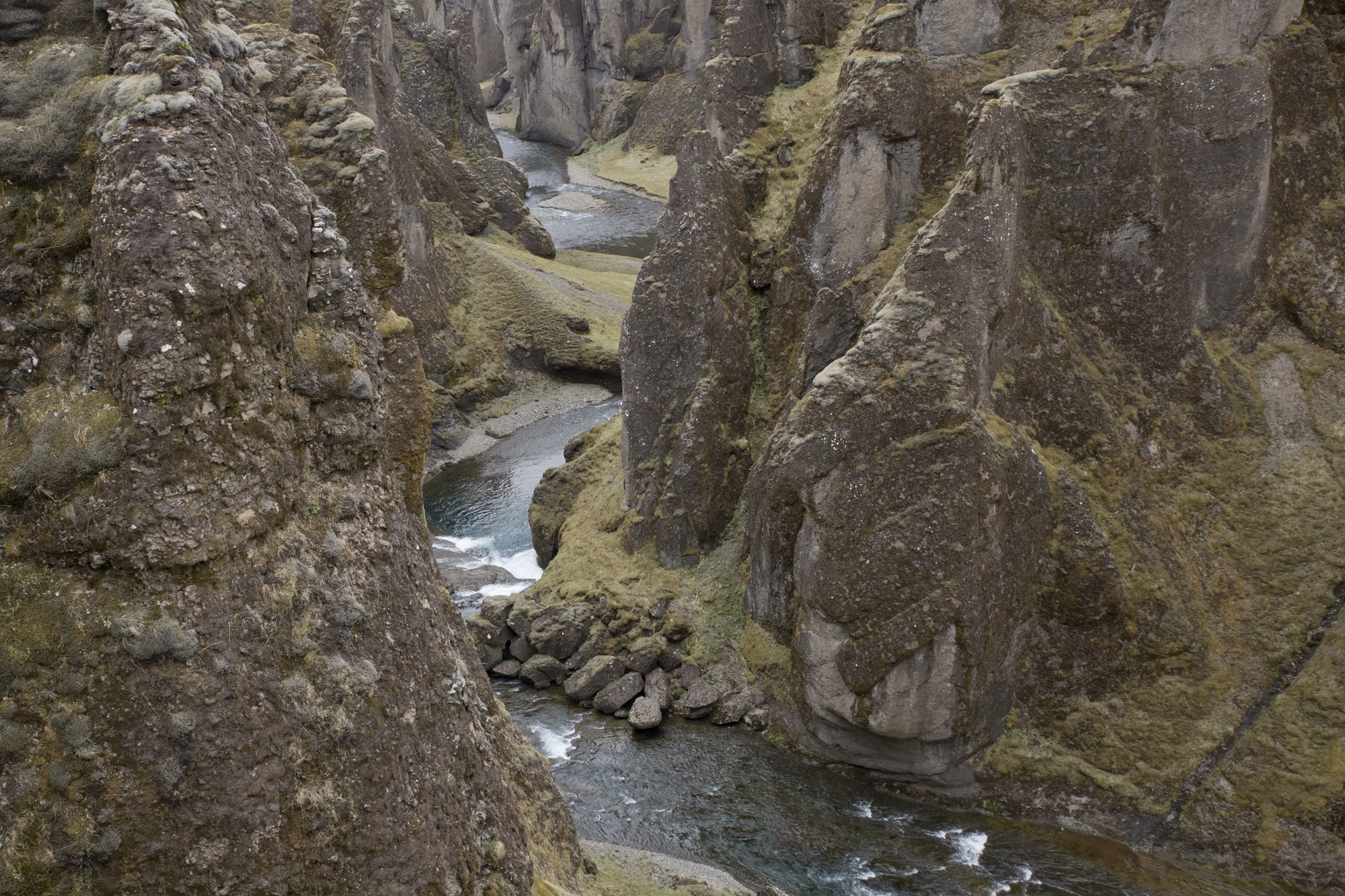 Road Trip Islande - Fjadrarglujfur - www.paperboat.fr