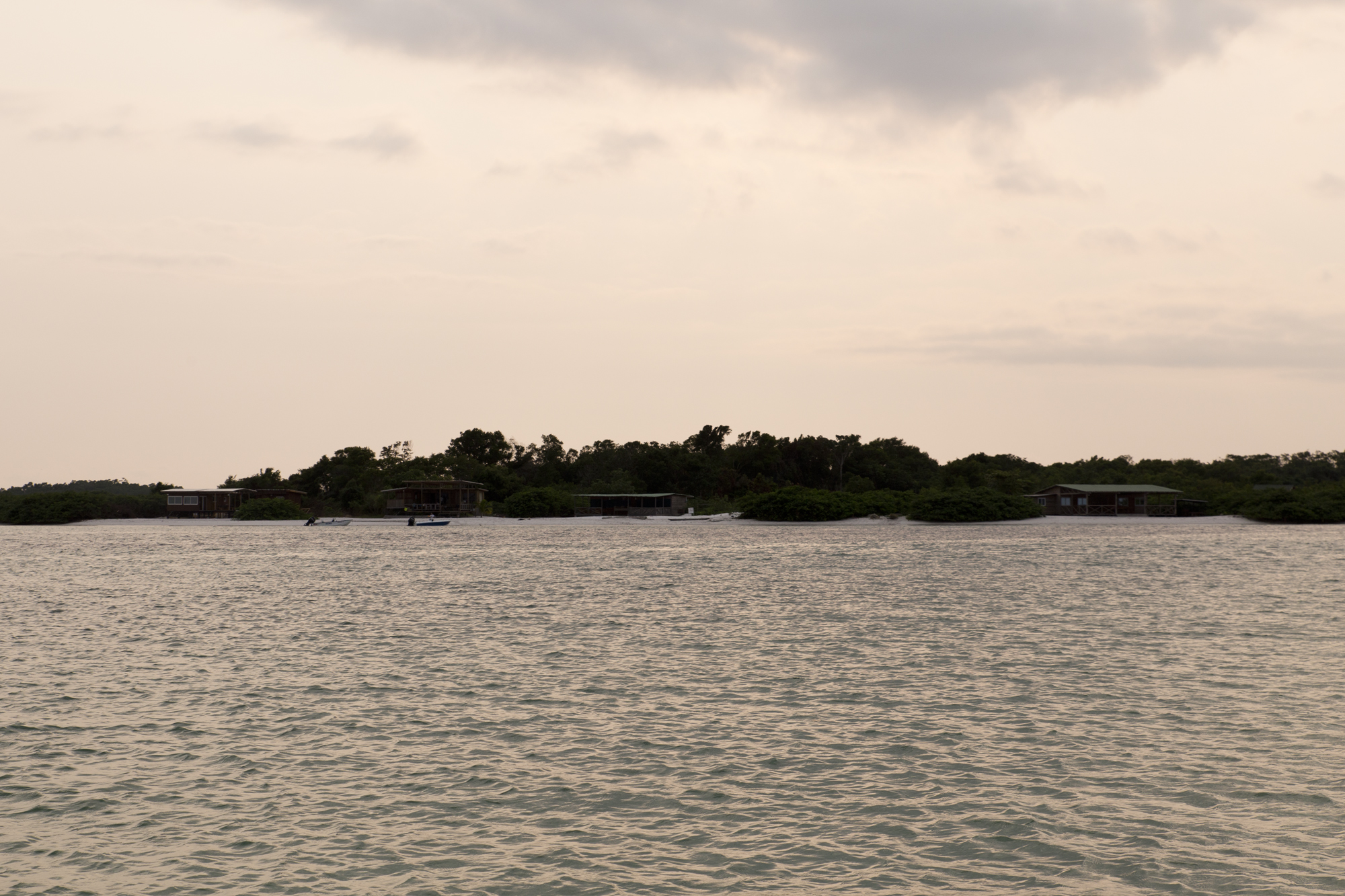 Gabon - Port-Genil - Aux berges des 3 rivières - www.paperboat.fr