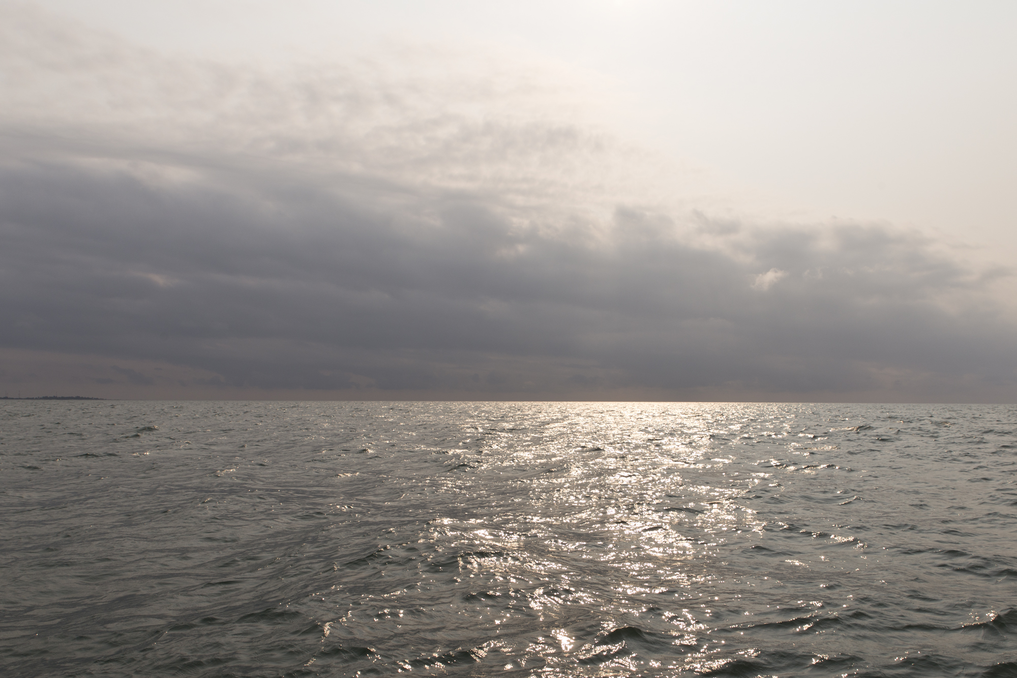 Gabon - Baie Port-Gentil - Baleines - www.paperboat.fr