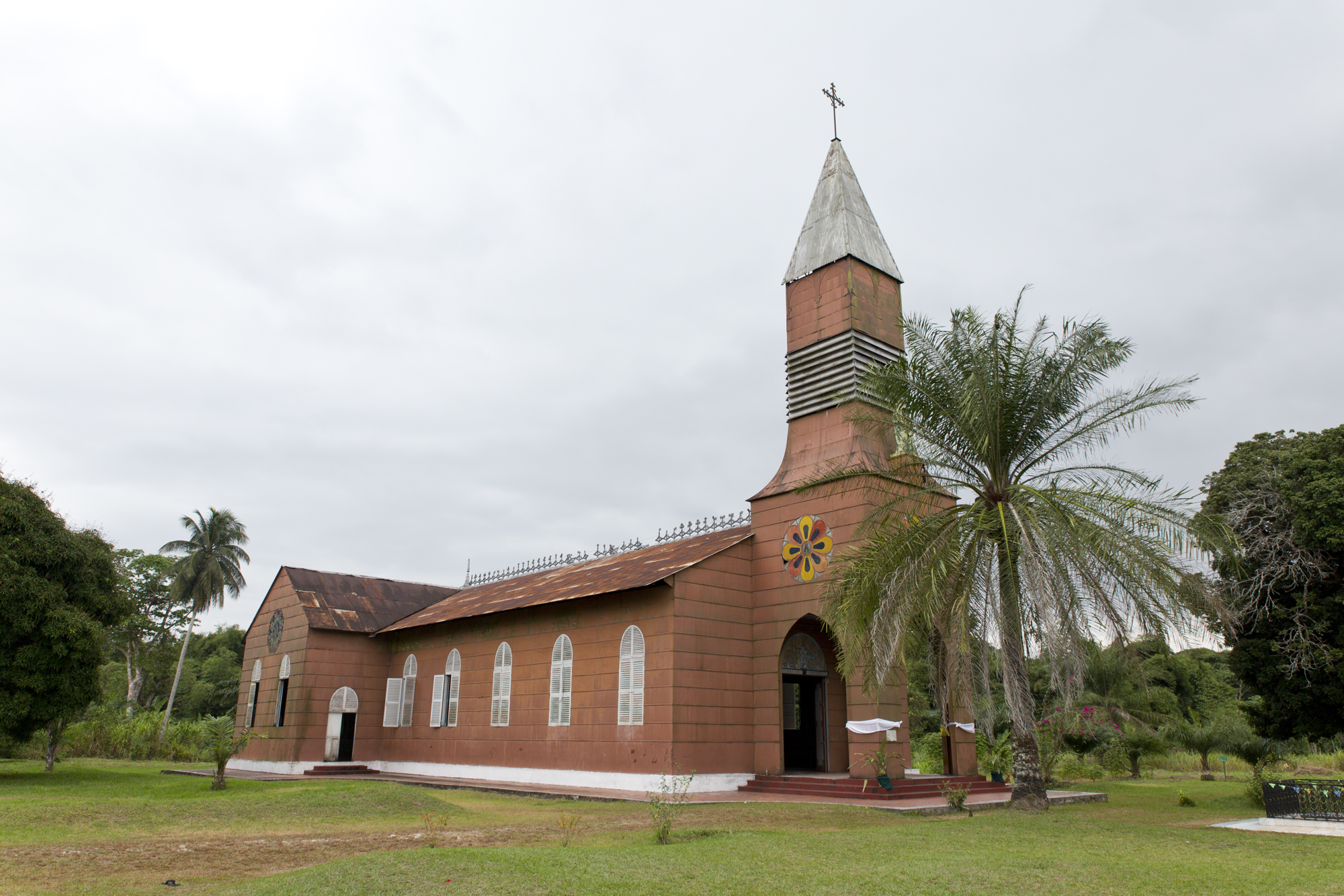 Gabon - Saint Anne - www.paperboat.fr
