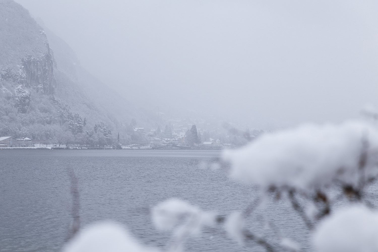 La neige à Annecy - www.paperboat.fr