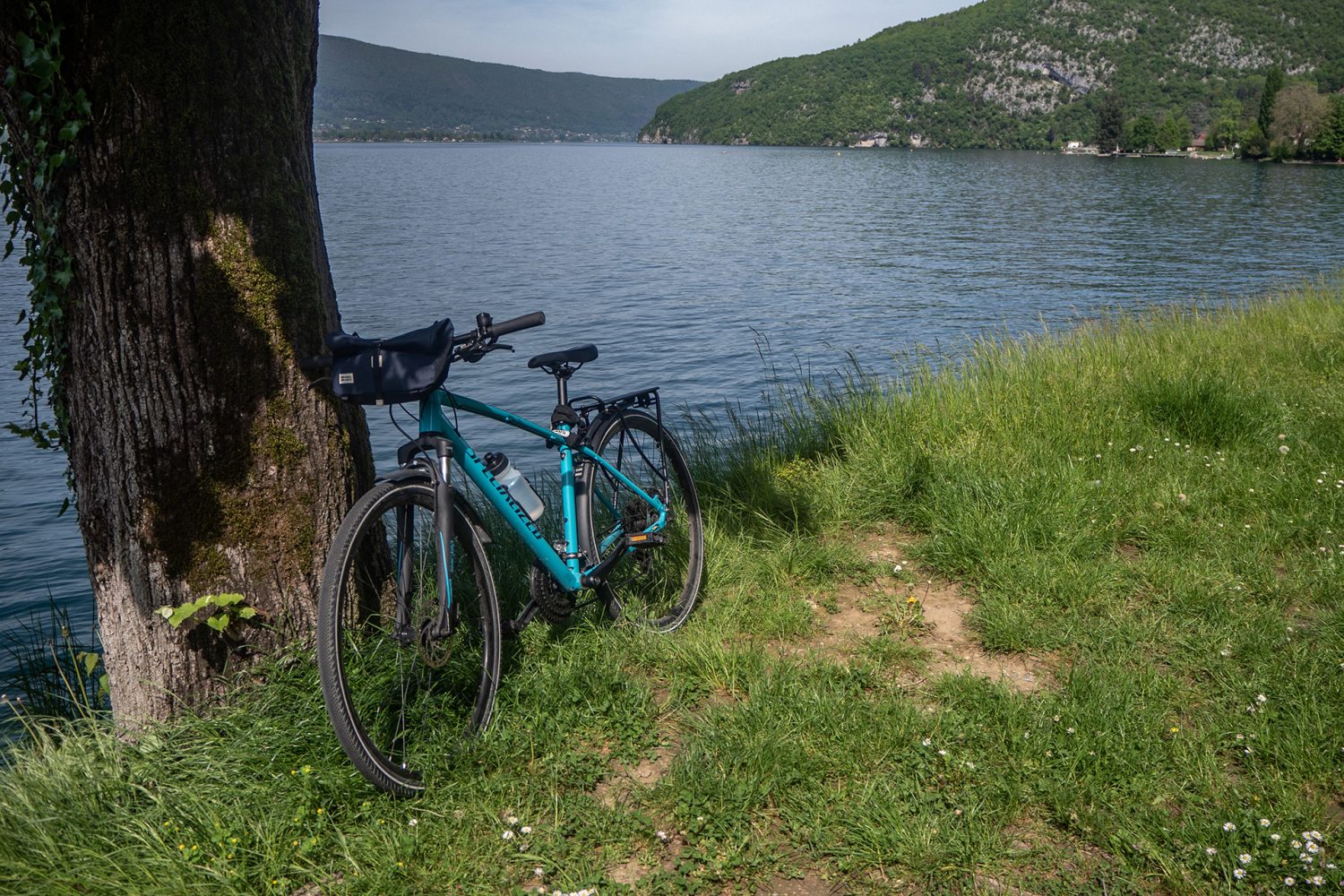 Tour du Lac d'Annecy vélo - www.paperboat.fr