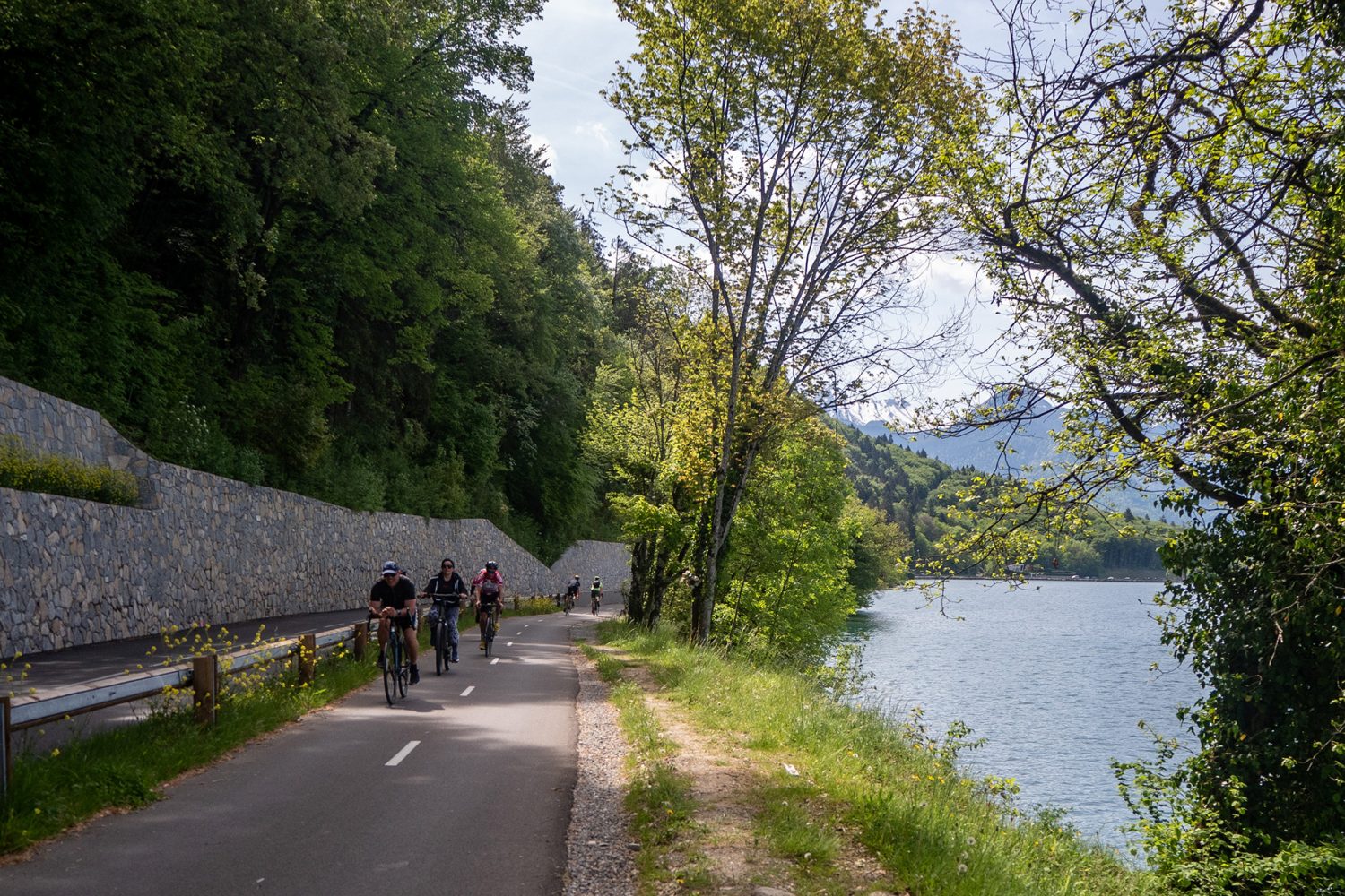 Tour du Lac d'Annecy vélo - www.paperboat.fr