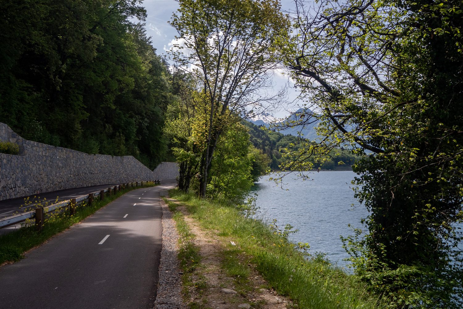 Tour du Lac d'Annecy vélo - www.paperboat.fr