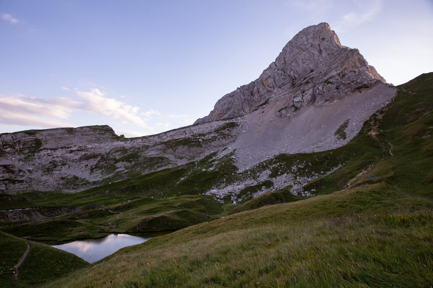 Bivouac au lac de Peyre - Annecy - www.paperboat.fr